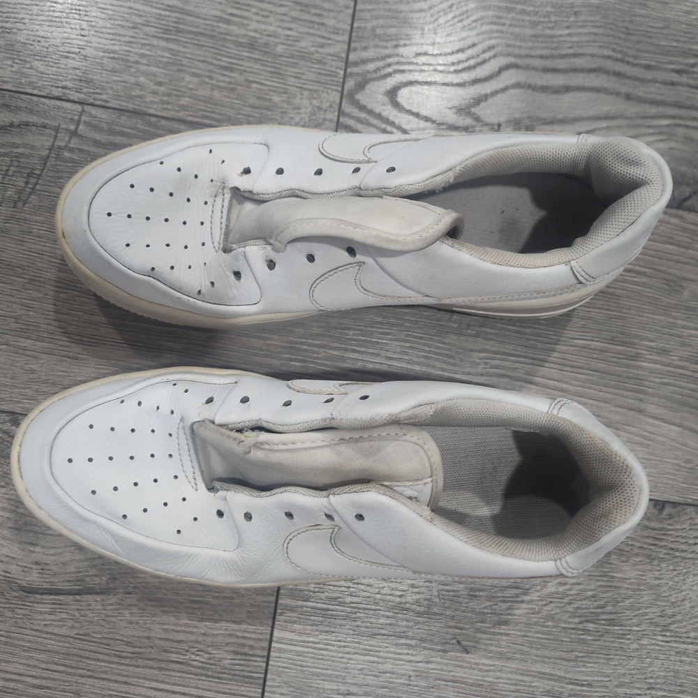 Nike White Low-Top Women's Sneakers